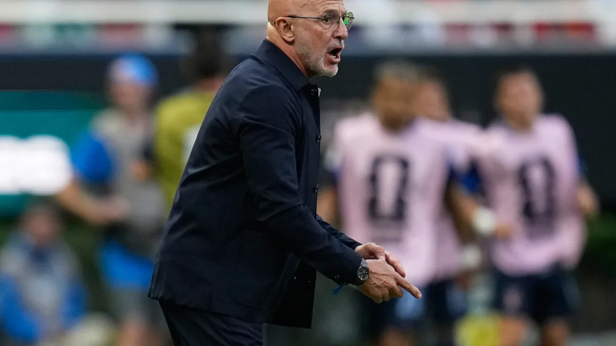 De la Fuente espera partidos normales tras la victoria de España ante Uruguay