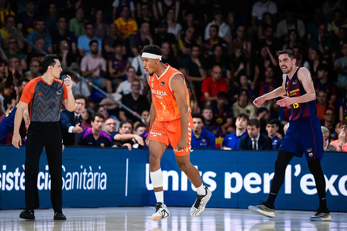 Valencia aplasta al Barça y logra su segunda liga en el Palau