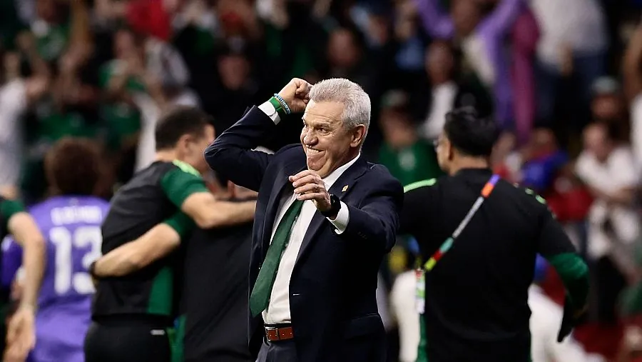 Javier Aguirre celebra uno de los goles de México ante ChequiaEFE