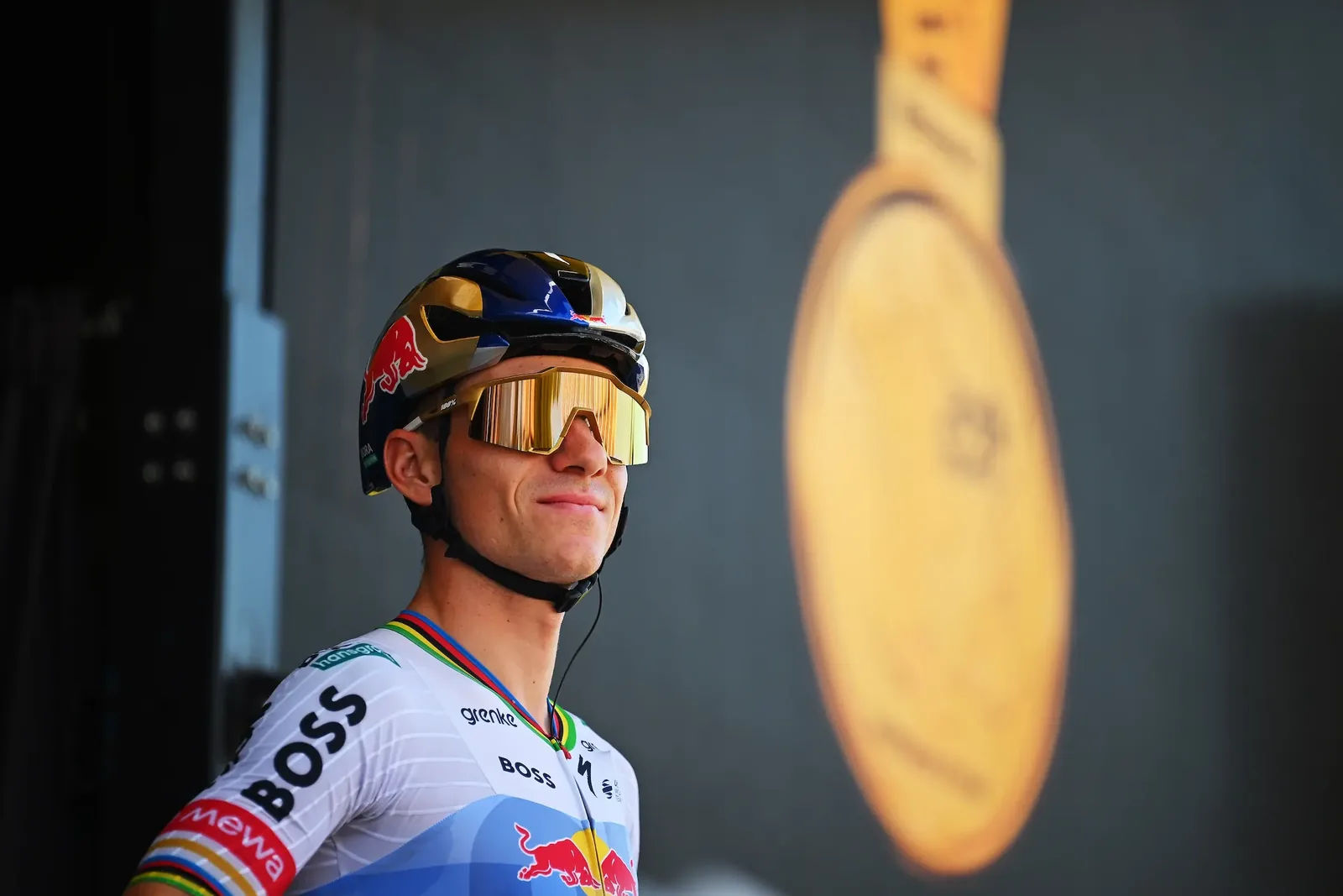 Ciclista Einer Rubio abandona el Tour de Francia tras accidente en Alpe d’Huez