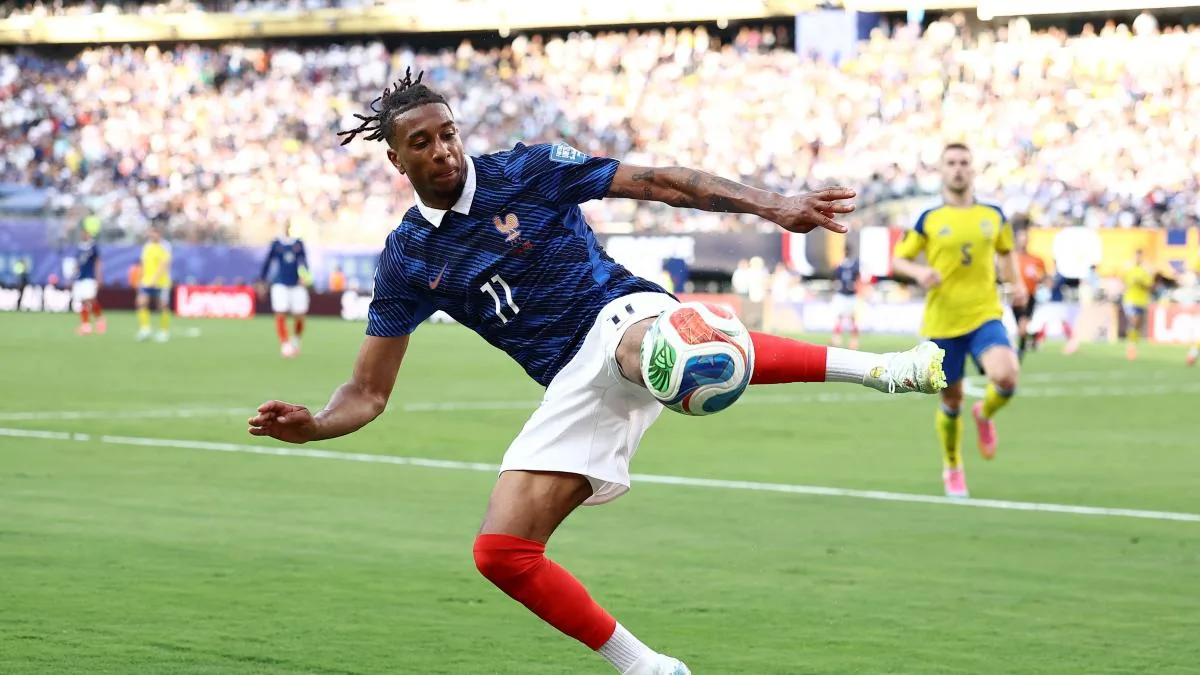 Francia domina el encuentro con Suecia