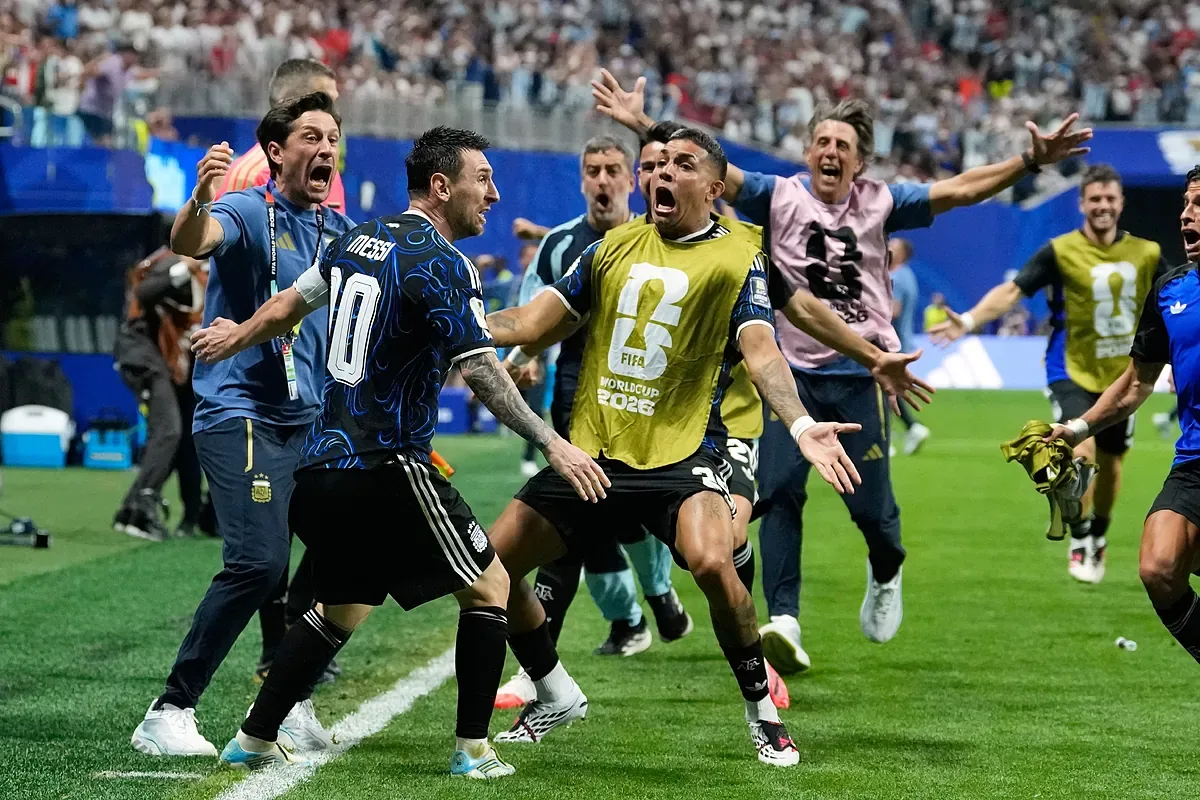 Argentina remonta ante Inglaterra y se enfrentará a España en la final del Mundial