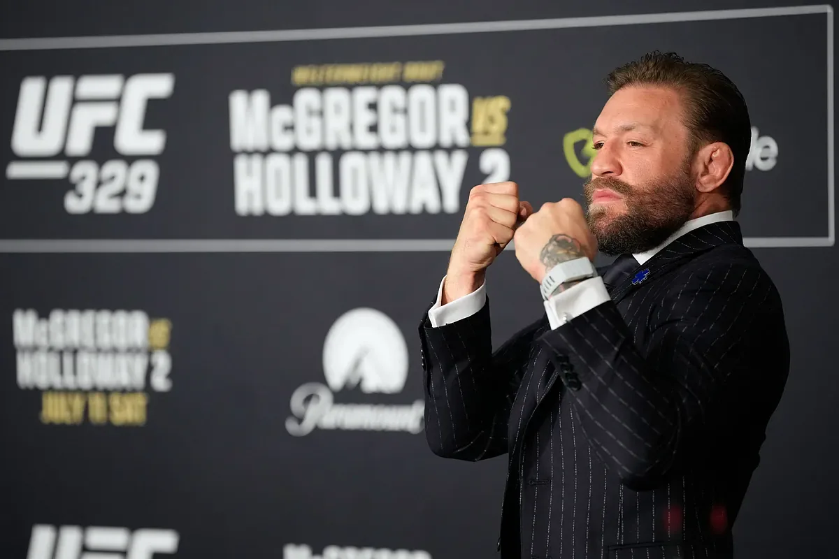 McGregor regresa al octágono para enfrentarse a Holloway en el UFC 329 en Las Vegas