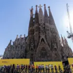 Barcelona recupera su magia y reinventa el Tour con una presentación inédita - La Vanguardia