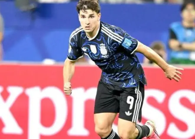 El FC Barcelona busca a Julián Álvarez, con la oferta al Atlético de Madrid rechazada
