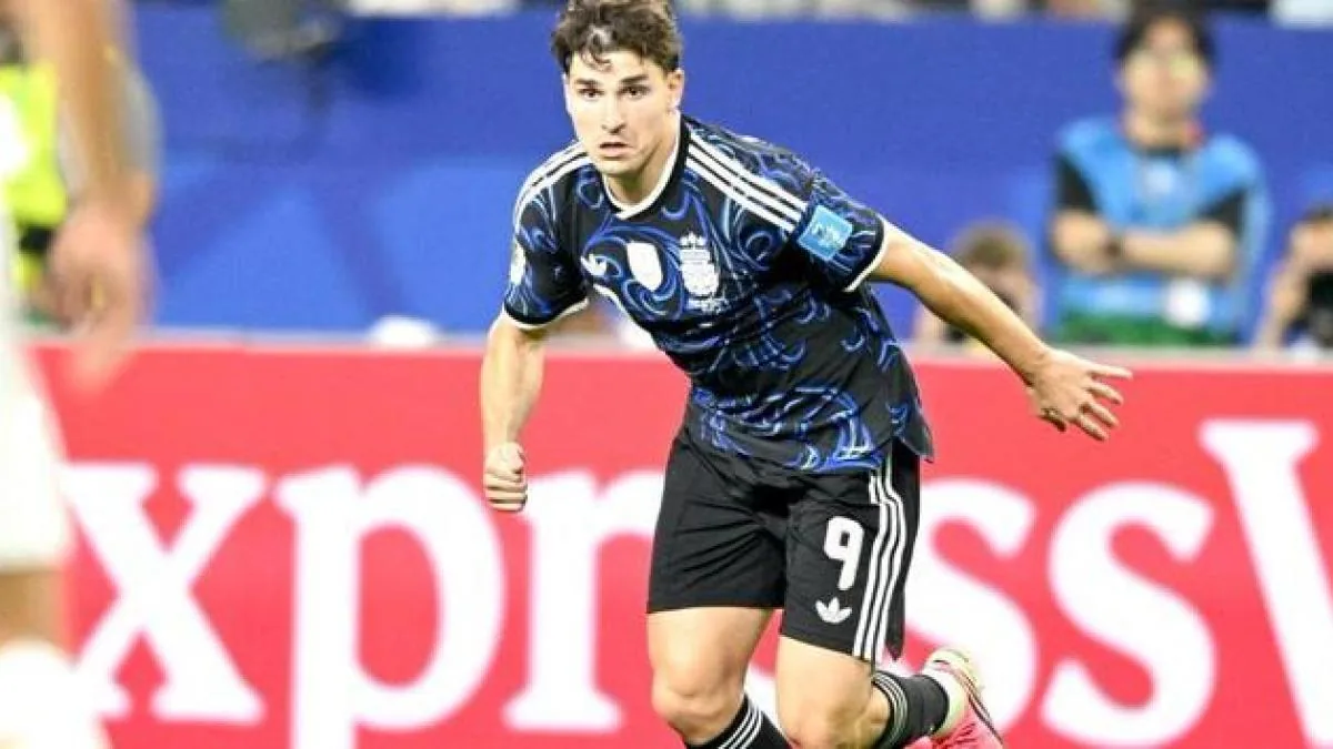 El FC Barcelona busca a Julián Álvarez, con la oferta al Atlético de Madrid rechazada