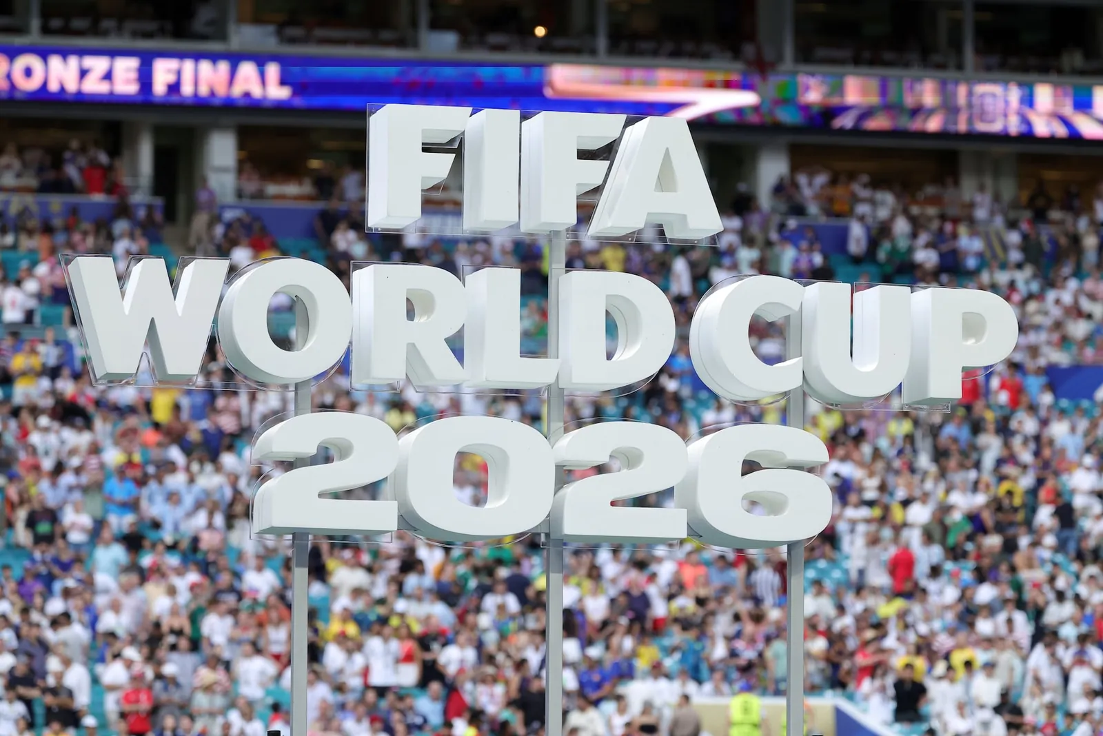 La UEFA estalla ante la idea de FIFA de vender el Mundial
