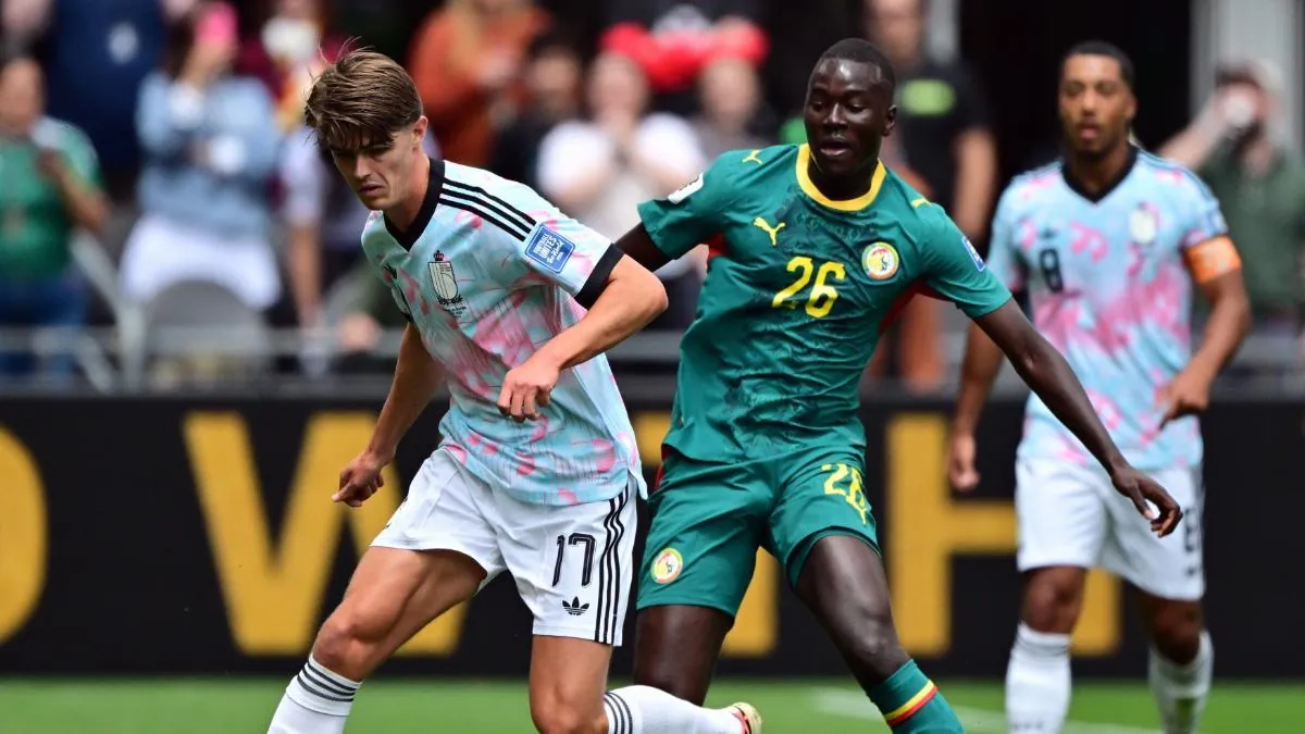 Pape Gueye, durante el partido contra Bélgica
