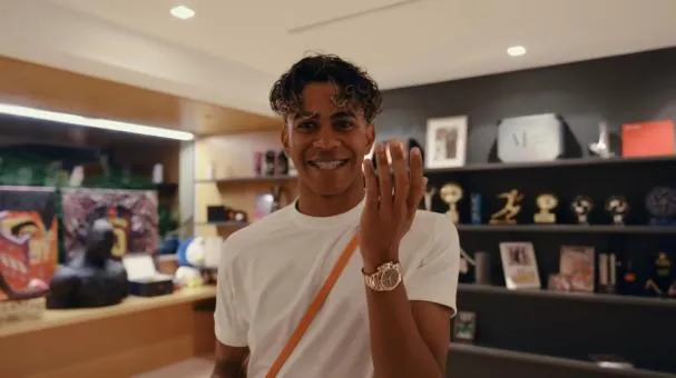 Lamine Yamal en su casa antes de viajar con la selección española a Estados Unidos para disputar el Mundial
